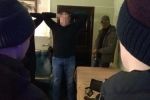СБУ затримала власного співробітника та командира військової частини за контрабанду цигарок з ОРДЛО