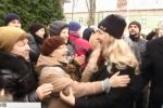 "Уляна має залишитися на своєму місці": що нині відбувається під будівлею суду щодо справи Супрун