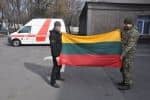 Волонтери з Литви передали військовим медикам у Маріуполі 15 функціональних ліжок і реанімобіль