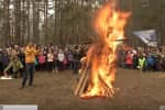 Спалення опудала та бої "лава на лаву": як у Києві та в Запоріжжі проводжали Масницю – відео