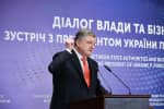 "Лікарі сьогодні – такі ж наші захисники, як і армія": Порошенко закликав підтримати медиків