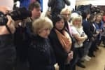 Наконец увидеть близких: Денисова и родственники пленных моряков приехали в Лефортовский суд