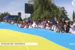 "Вдягнув і зрозумів, як вільно дихати в Україні": у прифронтовому Лисичанську пройшла вишиванкова хода