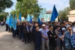 Із молитвою і в супроводі окупаційних силовиків: як вшановували пам'ять жертв депортації в анексованому Криму – відео