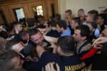 У Львові група молодиків штурмувала міськраду – подробиці