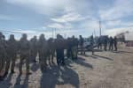 Добровольці у супроводі поліції вивезли зброю із Золотого-4 – Троян