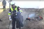 Огненный лабиринт и разрезание автомобиля: как во Львове спасатели-новички прошли спецподготовку – сюжет