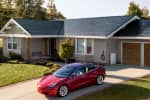 Здатен виробляти струм із сонячної енергії: Tesla створила новий дах для будинків