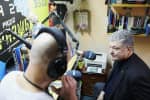 "ЄС" на Сході: Порошенко привіз обладнання українській радіостанції, яка мовить на окуповані території