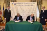 Украина подписала безвиз с еще одной страной – подробности