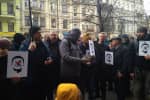 Маруся Звіробій прийшла в ДБР: біля будівлі також зібралися люди – фото