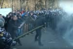Бійка з поліцією та перекриття доріг: у кількох областях України мітингували проти ринку землі – як це було