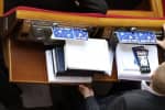 Депутати ОПЗЖ вигадали оригінальний спосіб "кнопкодавства" – відео
