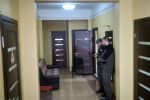 Обыски на "Думская TV": внутрь пустили телевизионщиков, но обыски НАБУ продолжаются