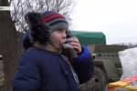 Українські воїни організували святкове купання на Луганщині: пірнали навіть діти – репортаж