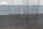 Світлодарська дуга: окупанти повісили синьо-жовтий стяг поруч з російським триколором