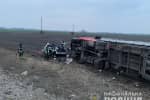 На околиці Києва фура зіткнулася з легковиком: троє загиблих