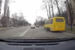 У столичной маршрутки на полном ходу отвалилось заднее колесо 