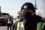 У Дніпрі поліція шукала бабусю, яка заховалася за шторою