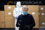 20 тис. захисних костюмів для медиків уже відправлені Фондом Порошенка в українські лікарні – "ЄС"
