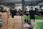 Фонд Порошенка відправив 25 тисяч продуктових наборів в усі регіони України