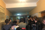 Перед засіданням у справі псевдомінера мосту Метро в будівлі суду виникла перепалка – включення