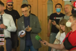 Техно, петарди та поліцейські: як Стерненку вручали підозру та коли обиратимуть запобіжний захід