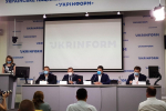 Десятки обшуків, сотні силовиків: у Мінцифри відзвітували про розслідування масового витоку даних українців