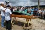 В оккупированном Крыму прощаются с погибшим сыном политзаключенного – отца не отпустили на похороны