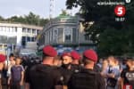Файерами и сносом ворот стадиона – фанаты "Динамо" поздравили нового тренера Мирчу Луческу