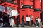 Сотня студентов КНУ им. Шевченко устроила митинг из-за съезда "слуг народа" – что ответили в партии