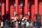 "Красный – цвет стыда" – как на съезд "Слуги народа" на территории КНУ Шевченко отреагировали студенты, преподаватели и комитет избирателей – сюжет