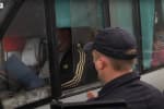 Пассажиров выводят из маршруток, а водителей снимают с рейса: как в Днепре полиция проводит рейд в транспорте