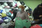 Собі залишають і продають: як на Львівщині безхатченки дають друге життя викинутим речам