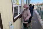 Оккупанты на Донбассе до сих пор блокируют работу пяти КПВВ