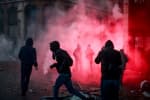 У Парижі розпочалися масові акції протесту: є потерпілі – поліція застосувала сльозогінний газ