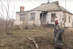 Були напівроздягнені і голодні: на Дніпропетровщині всім селом рятували від холоду двох дітей