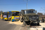 В Луцке столкнулись грузовик и маршрутка: пострадали семь человек
