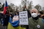 "Валіза, вокзал, Росія": чому Чехія вигнала кремлівських дипломатів