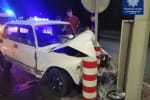 У Дніпрі п'яний водій ВАЗ протаранив Chevrolet, влетів у стовп і заснув