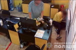 Ограбил кредитное учреждение и пошел на маршрутку: в Сумах задержали злоумышленника