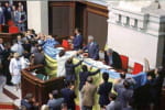 Прапор, який ознаменував незалежність: як у Верховну Раду занесли український стяг – відео 