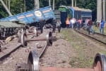 18 вагонов сошли с пути: из-за масштабной аварии на железной дороге возле Львова задерживаются поезда