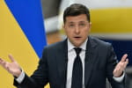 Рейтинг Зеленського за два тижні впав на 3%, стільки ж втратила й партія "Слуга народу" – дані соцопитування