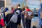 Зеленський прислав "тітушок" до будинку Порошенка, щоб відволікти увагу від "маршу обурених громадян" – відео