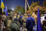 Під будинком Порошенка сталися сутички між "тітушками" та ветеранами війни – відео