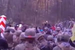 Десятки мигрантов пытались прорваться из Беларуси в Польшу – ранения получили военные (видео)