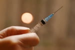 В Украине расширили перечень организаций, работники которых обязаны вакцинироваться от коронавируса