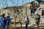 За чотири дні окупанти зруйнували 104 будинки мирних жителів на Донбасі