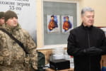 Порошенко передав бійцям 25-ї повітряно-десантної бригади в Авдіївці батальйонний комплекс відеоспостереження за ворогом
